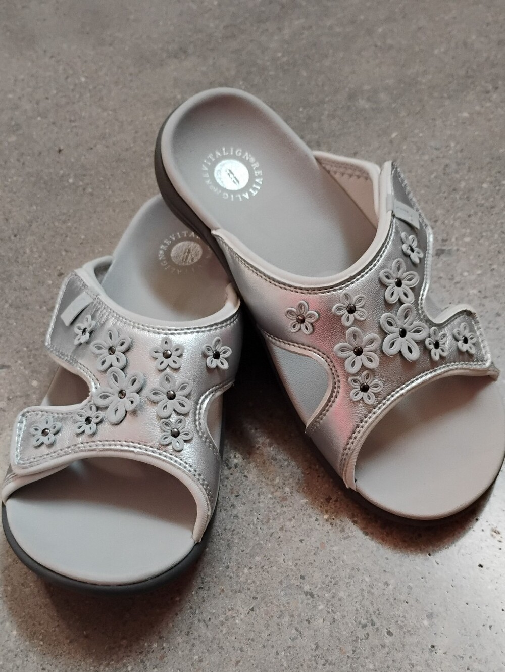 Revitalign Orthotic Silver Floral Applique Slides